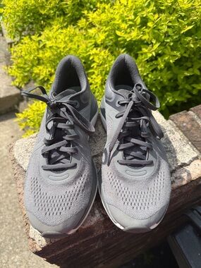 lululemon women’s gray chargefeel low workout comfort shoe - 10